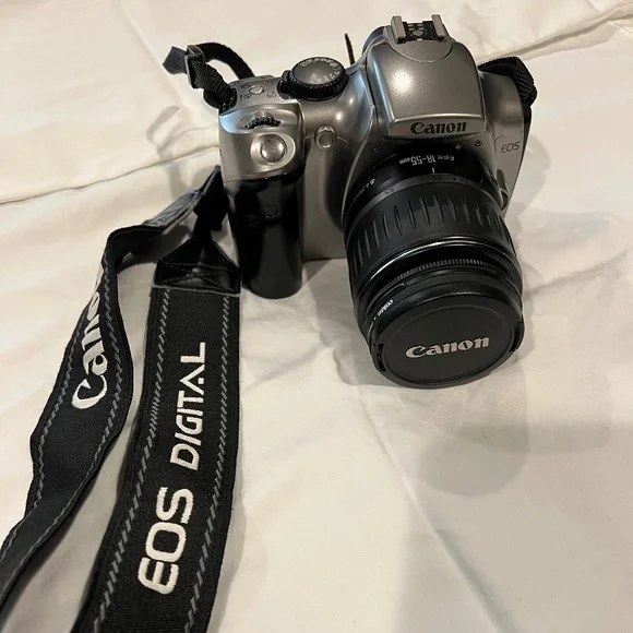 CANON EOS - Digital Rebel DS6041 DSLR Camera W/ Lens / 6.3 Megapixel - Picture 1 of 16